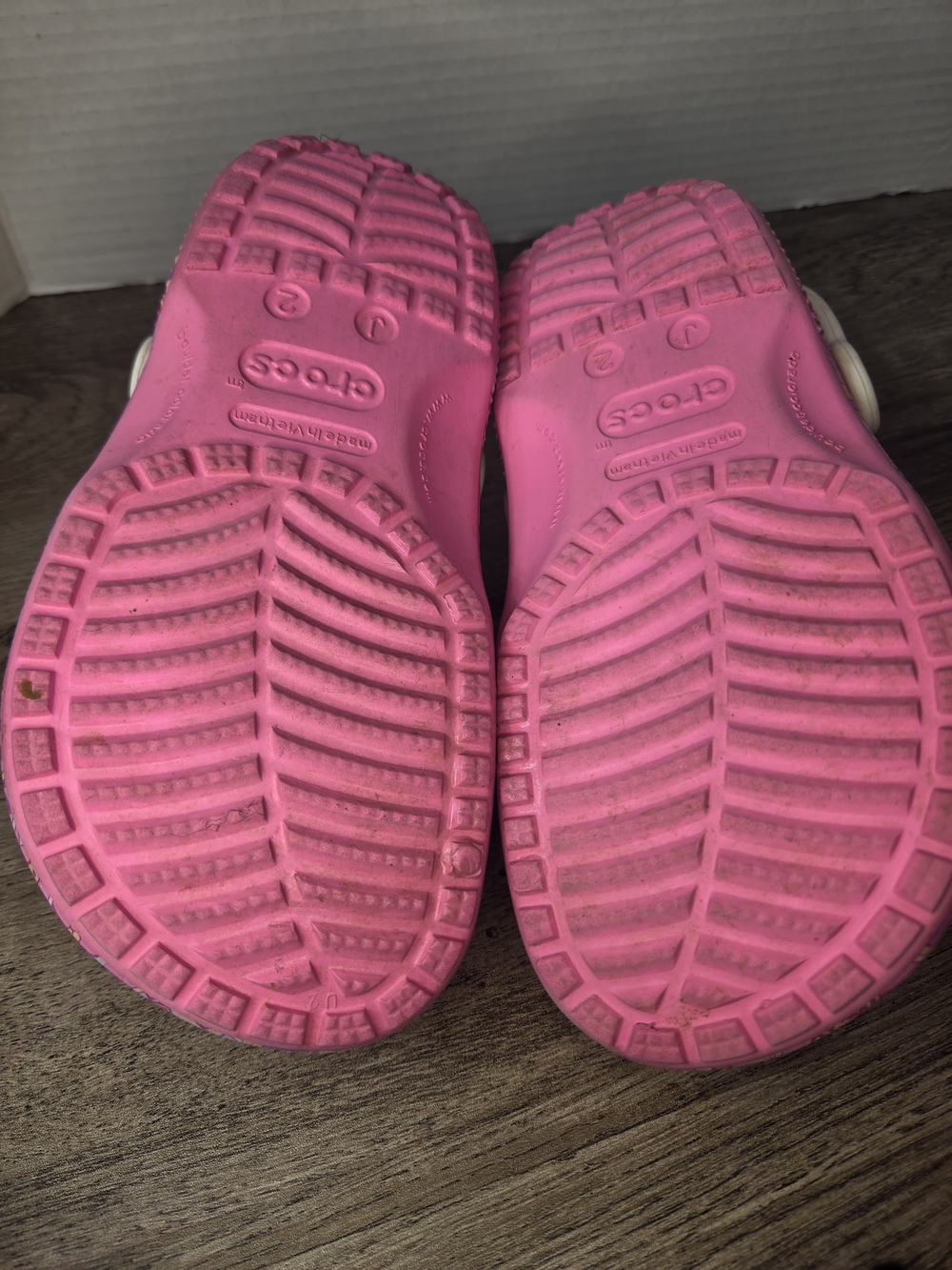 Hello Kitty Crocs - Picture 6 of 7